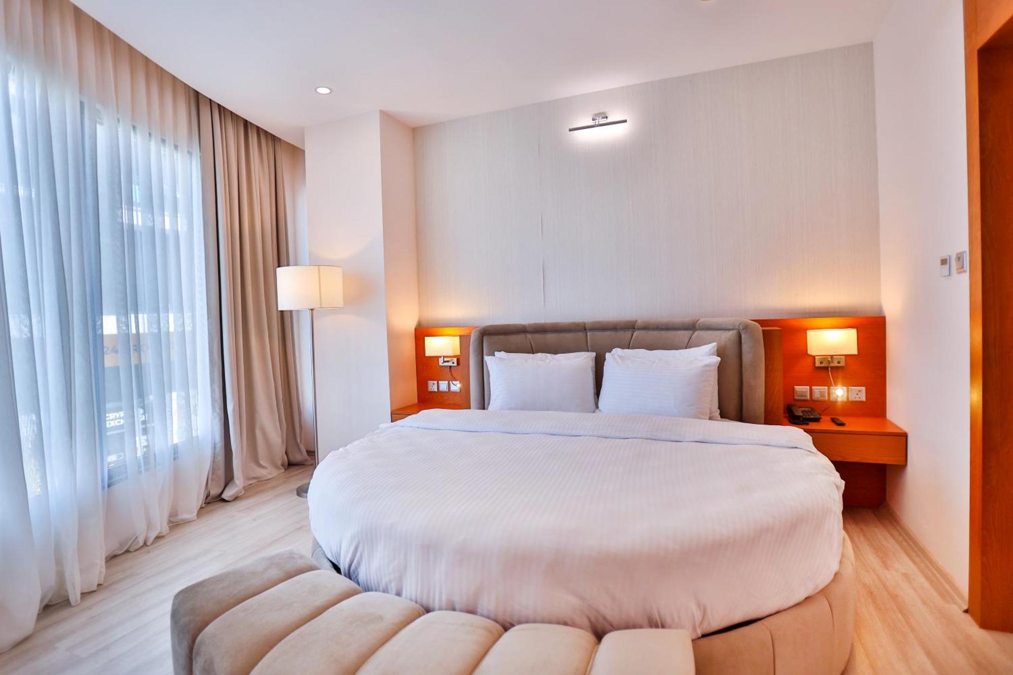 Caddem Inn Hotel 法马古斯塔 外观 照片