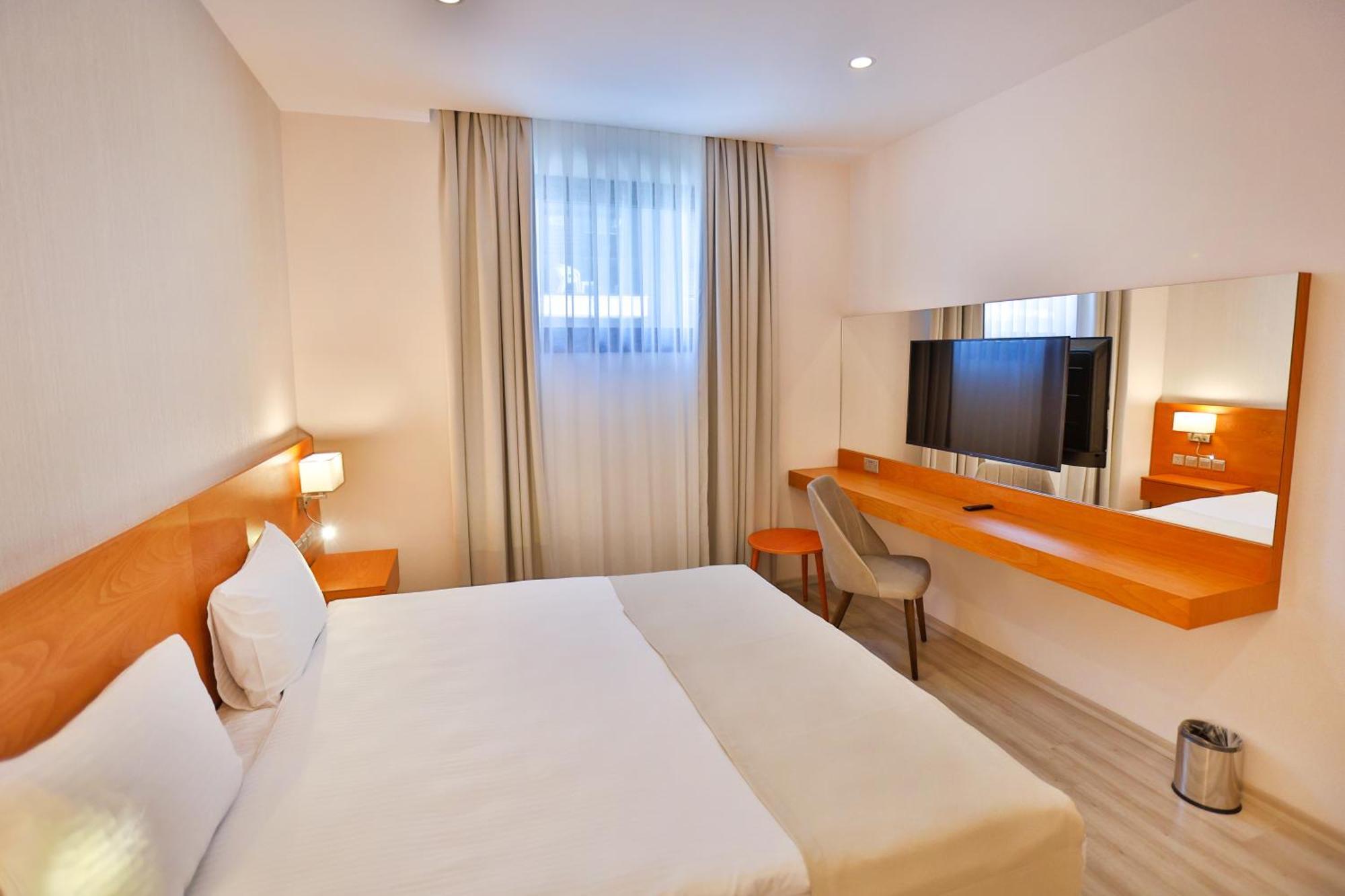 Caddem Inn Hotel 法马古斯塔 外观 照片